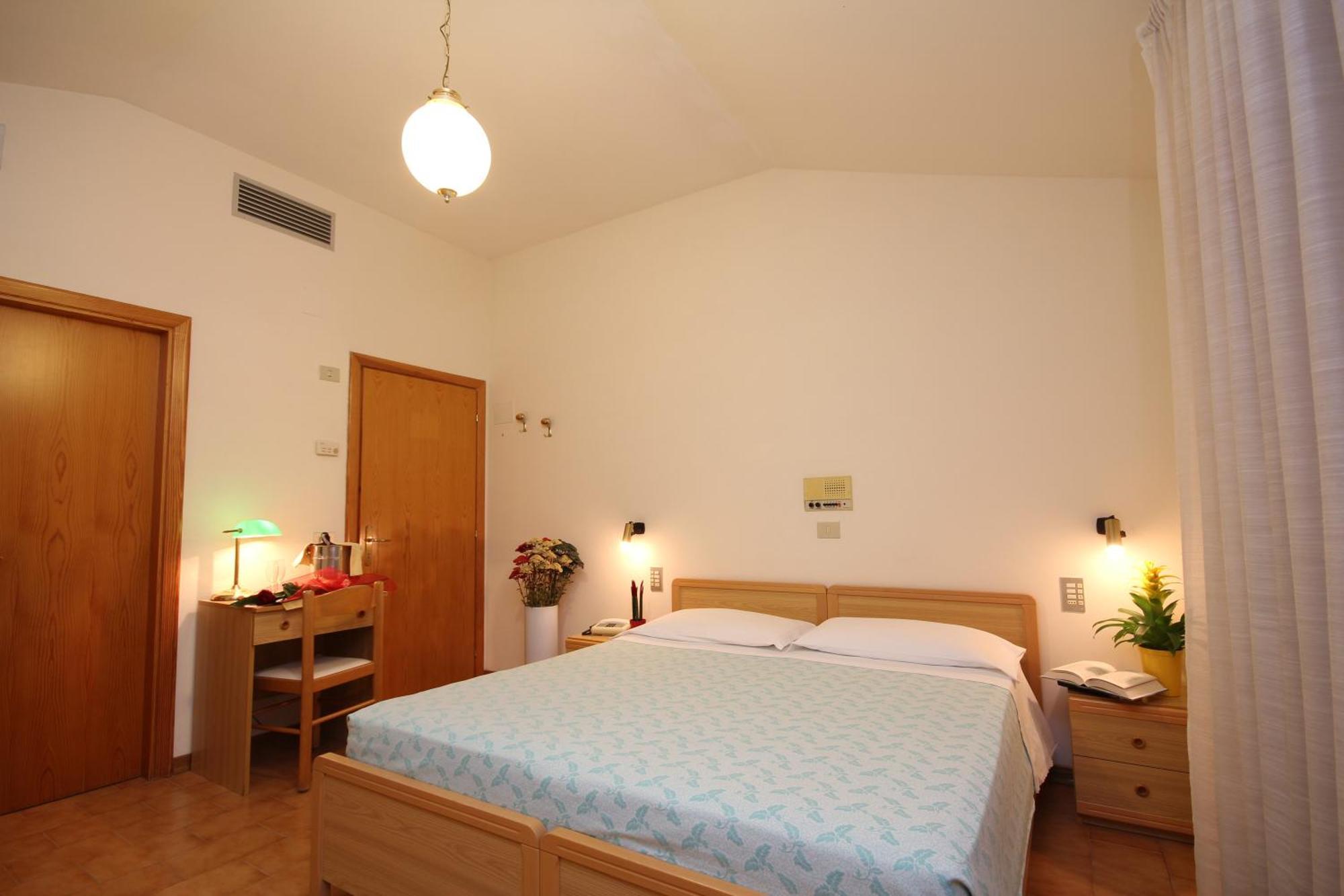 Hotel Villa Luca Chianciano Terme Room photo