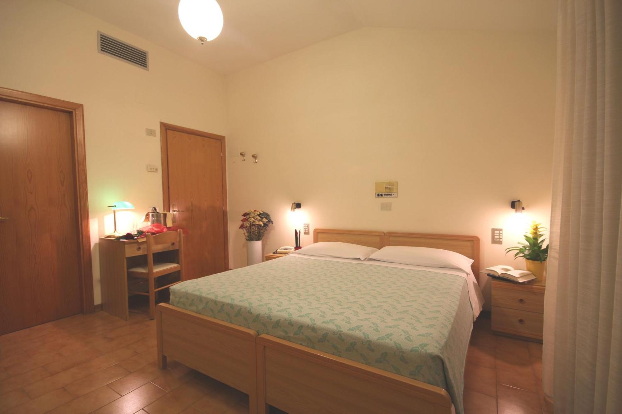 Hotel Villa Luca Chianciano Terme Room photo
