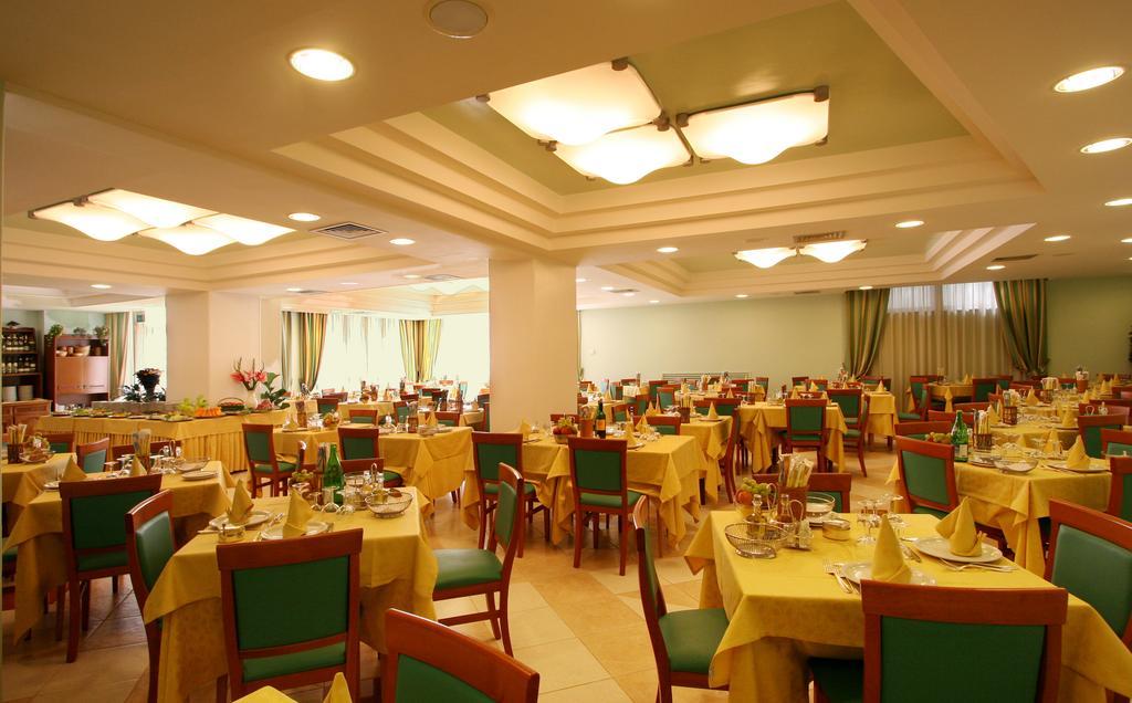 Hotel Villa Luca Chianciano Terme Exterior photo