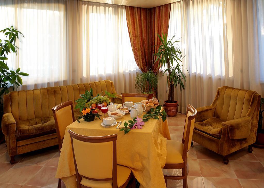 Hotel Villa Luca Chianciano Terme Exterior photo