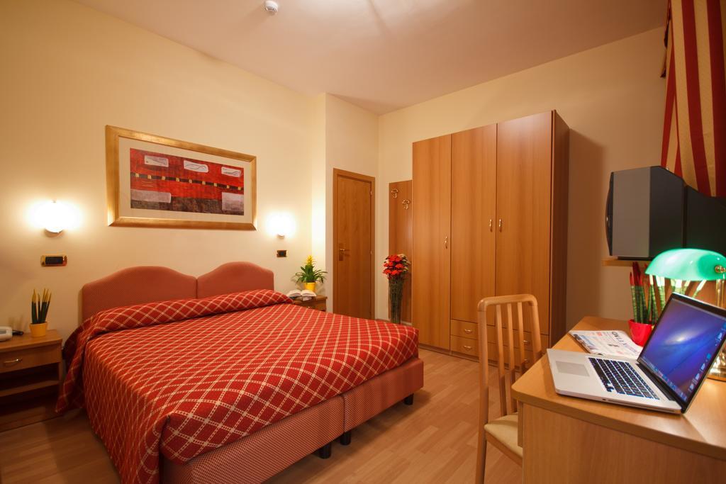 Hotel Villa Luca Chianciano Terme Exterior photo