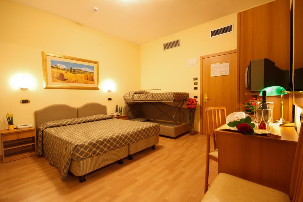 Hotel Villa Luca Chianciano Terme Exterior photo