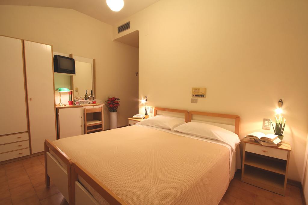 Hotel Villa Luca Chianciano Terme Room photo