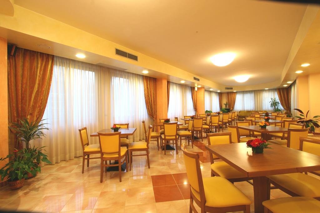 Hotel Villa Luca Chianciano Terme Exterior photo